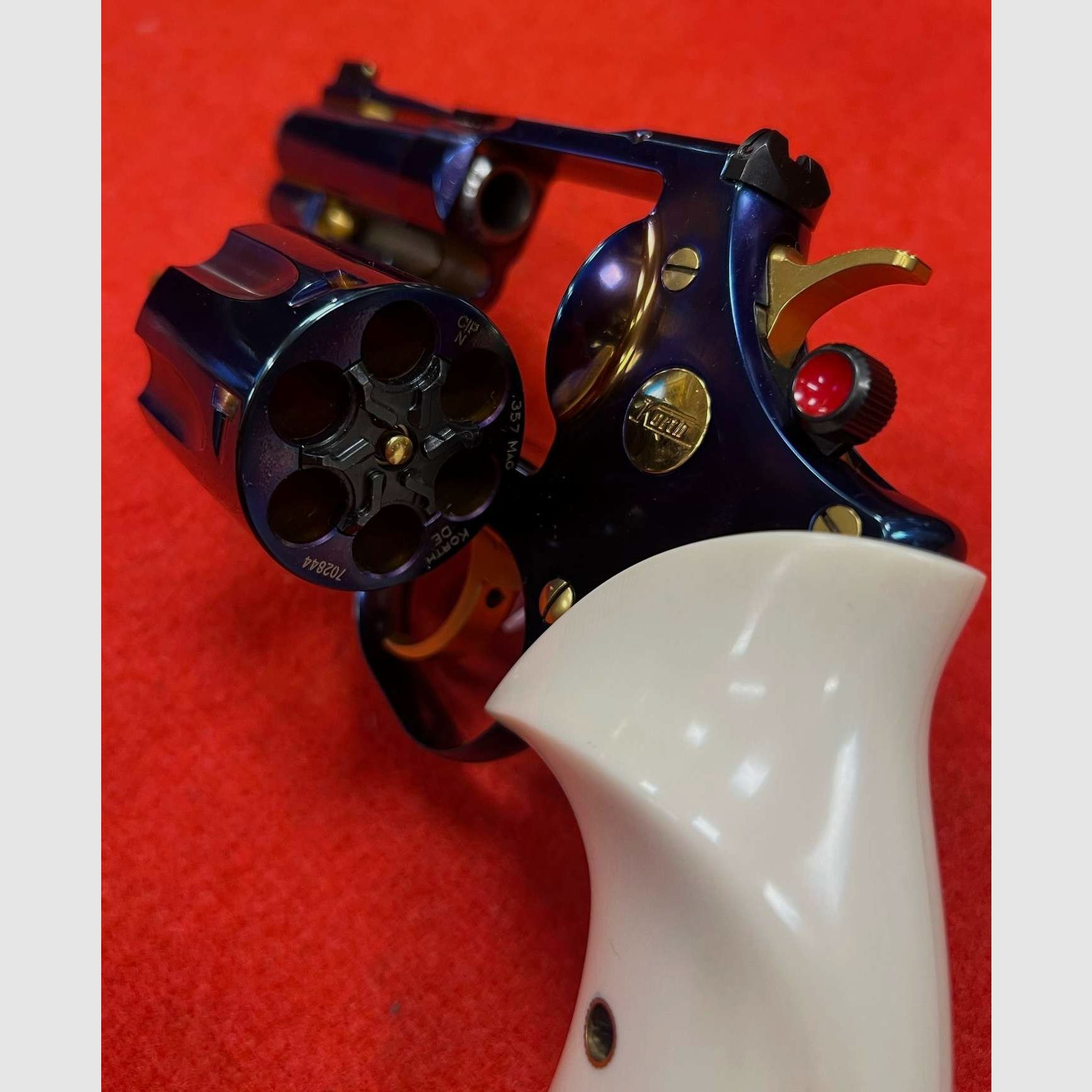 Korth Revolver Classic Glossy Blue Plasma 3″ Kal.357 Magnum, afbeelding 4 van 16