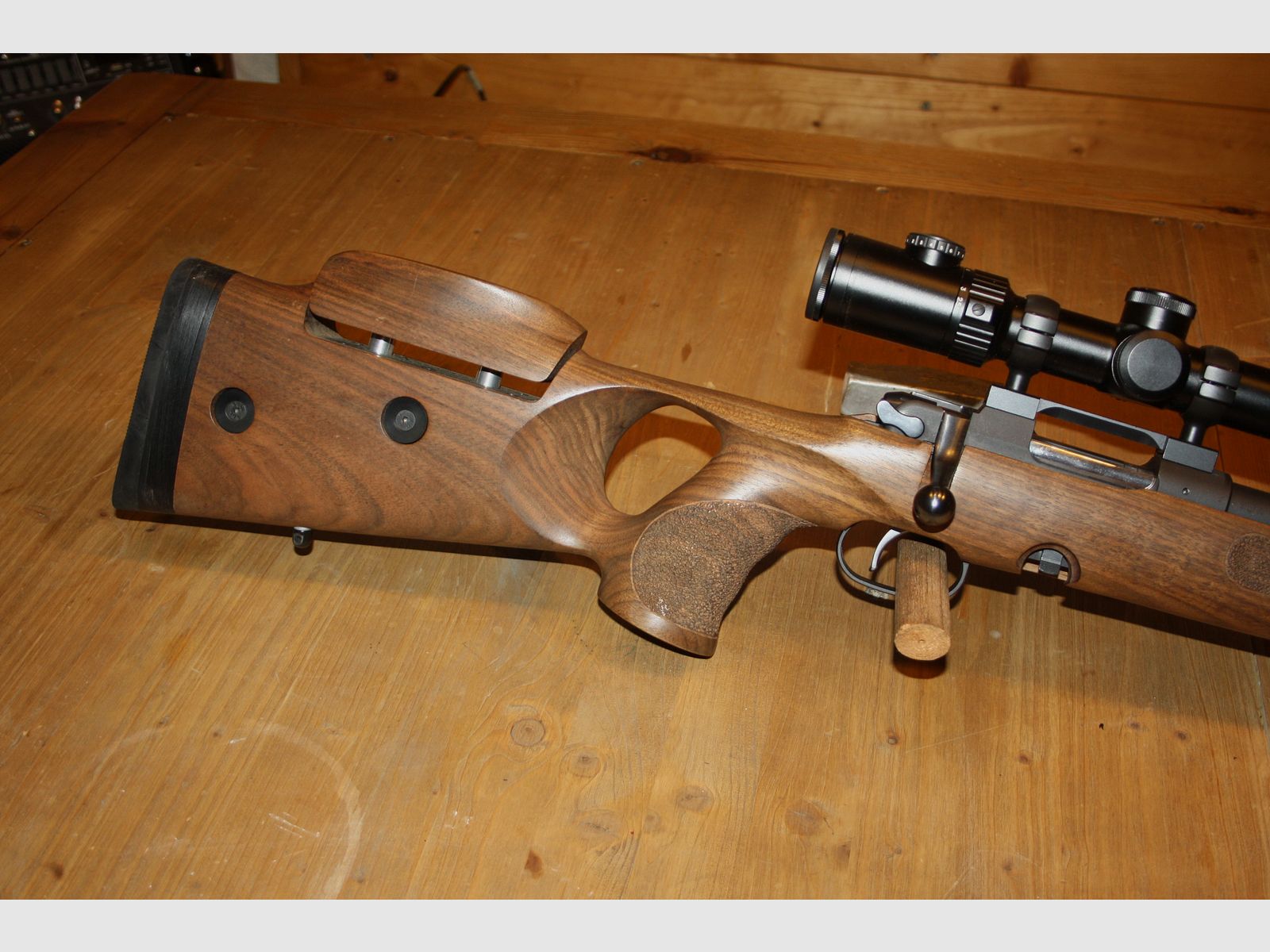 CZ 527 Varmint .223 Rem.  mit Nussbaum Lochschaft