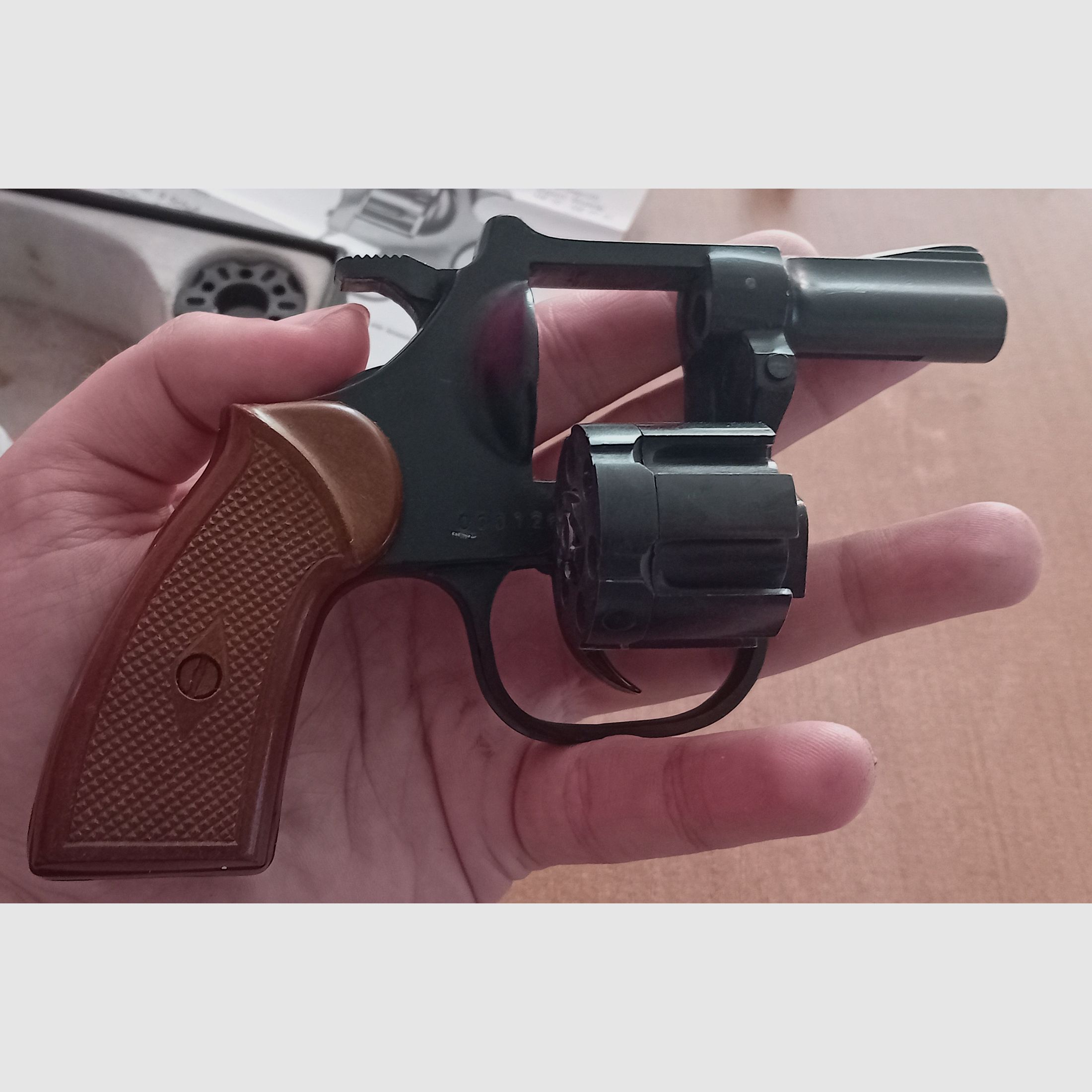 Cuno Melcher ME86 Kal. 6mm Knall/ PTB 205 komplett mit Verpackung und Ersatzmagazin!
