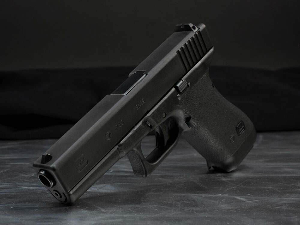 Glock special model 40 years P80 pistol Glock 80 in caliber 9mm Para (9x19) including accessories