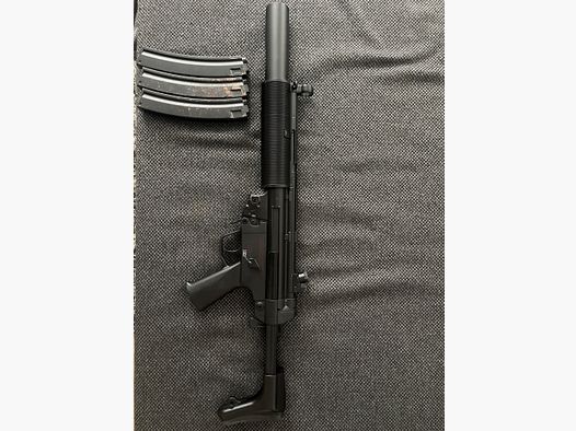 Biete eine MP5 und eine VALKEN Airsoft an 
