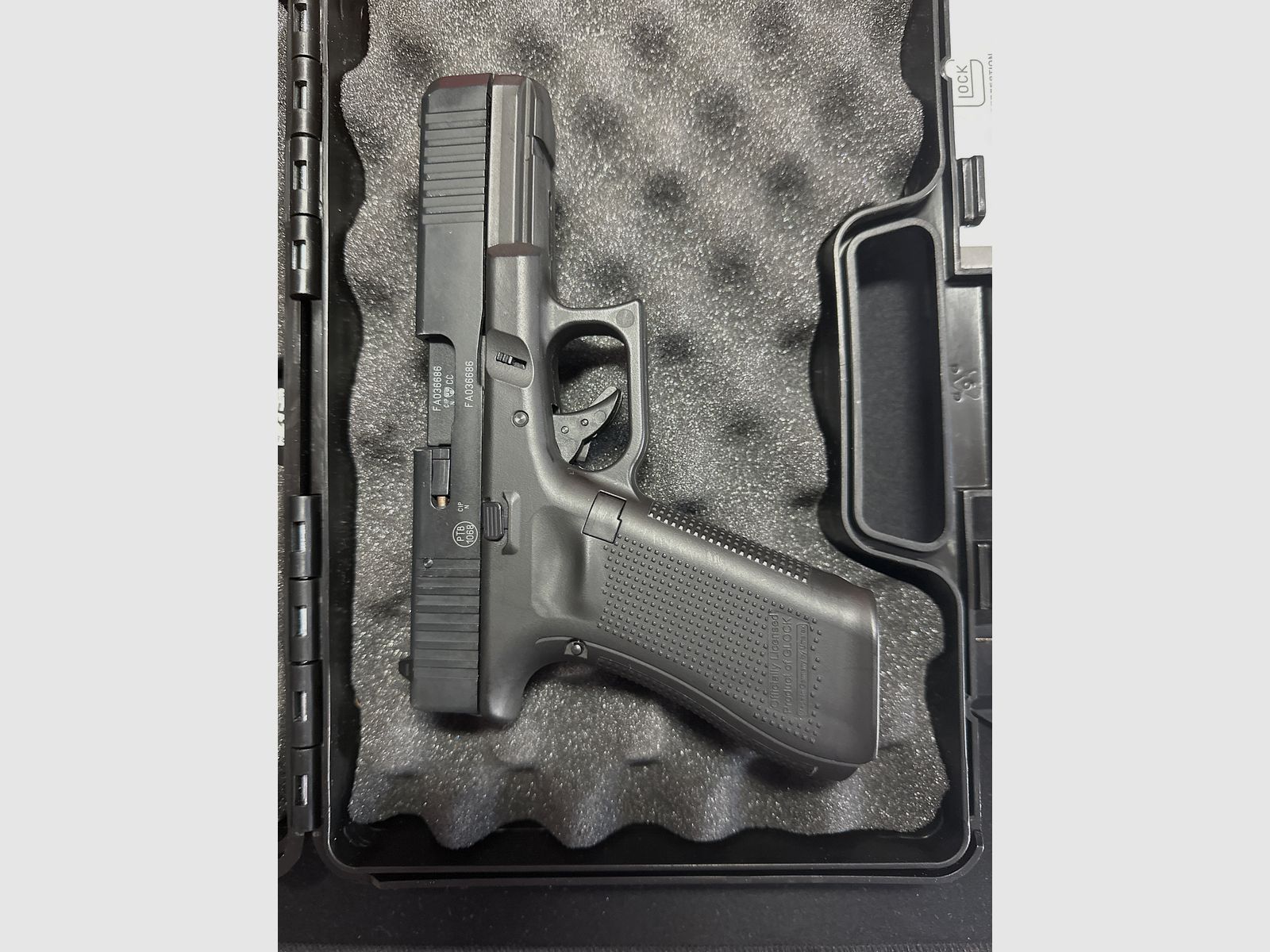 Glock 17 Gen. 5 9mm P.A.K. Pistole