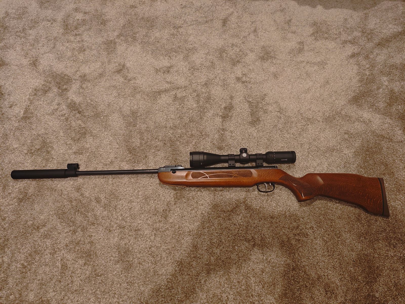 Weihrauch HW50S mit Hawke Vantage 4-12x40 Zielfernrohr und Weihrauch Schalldämpfer 