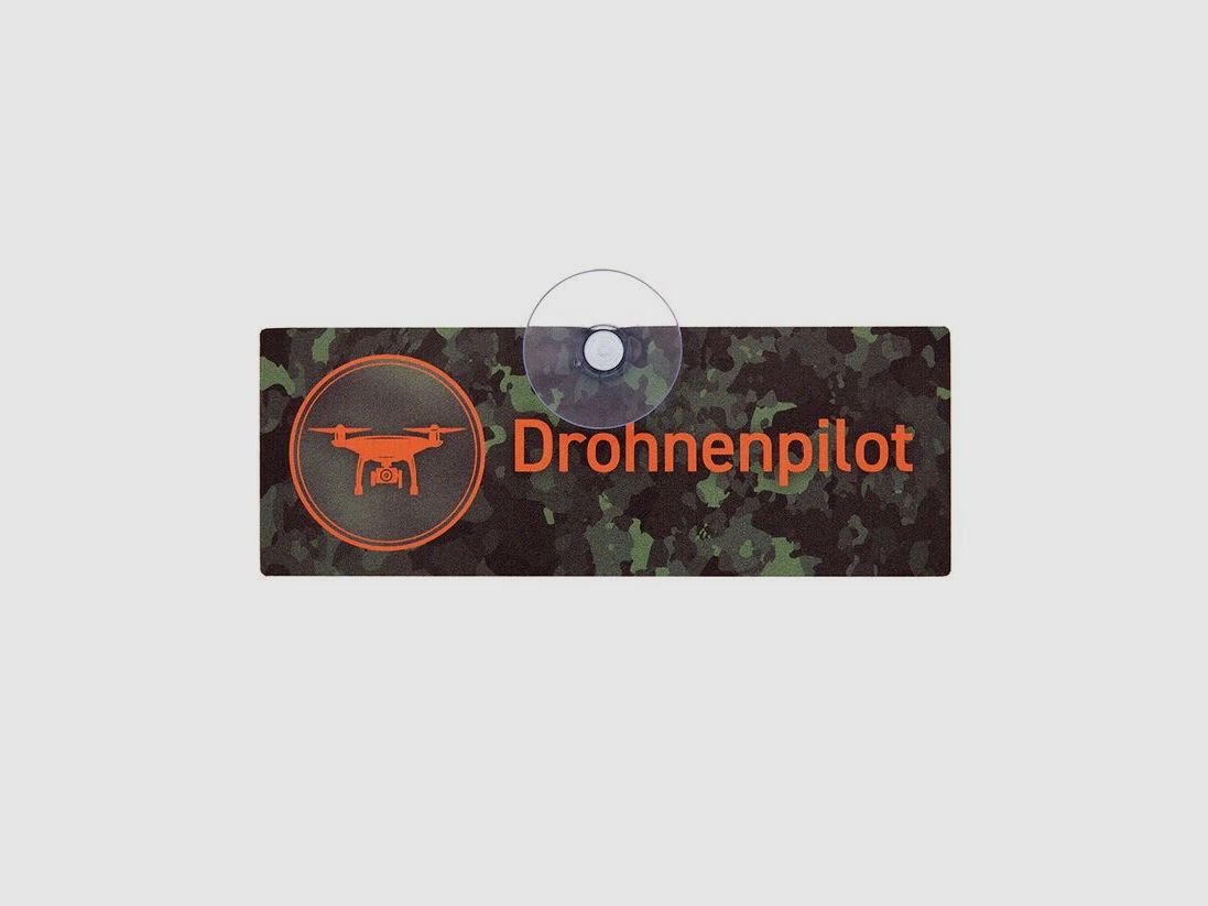 Wild Hilde car sign with suction cup - "Drone pilot" | "Drone pilotess