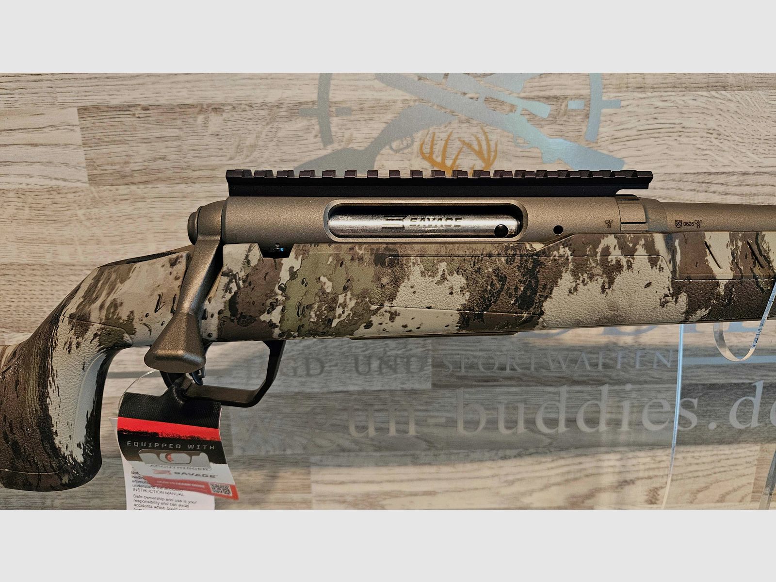 Neuware vom Fachhandel - Repetierbüchse Savage AXIS 2 PRO Woodland .223Rem mit Mündungsgewinde