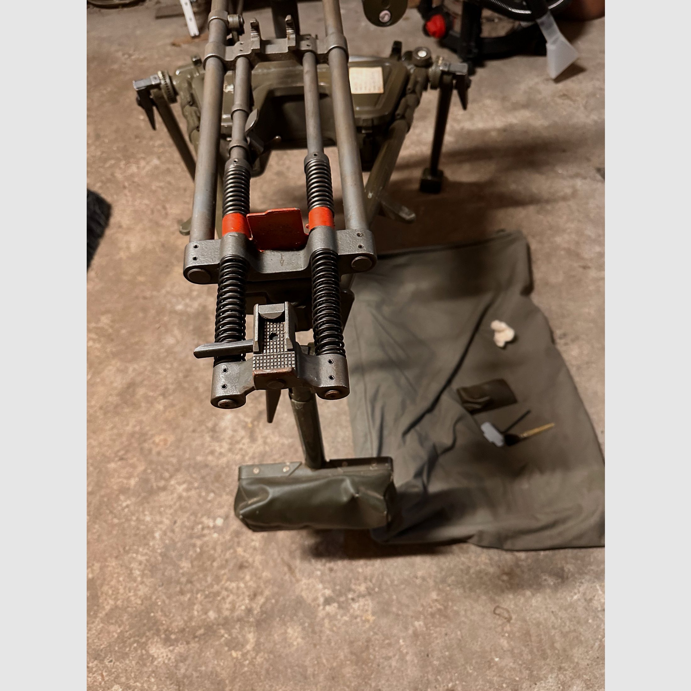 MG 3 affusto terrestre con ottica BW affusto da campo hensoldt wetzlar