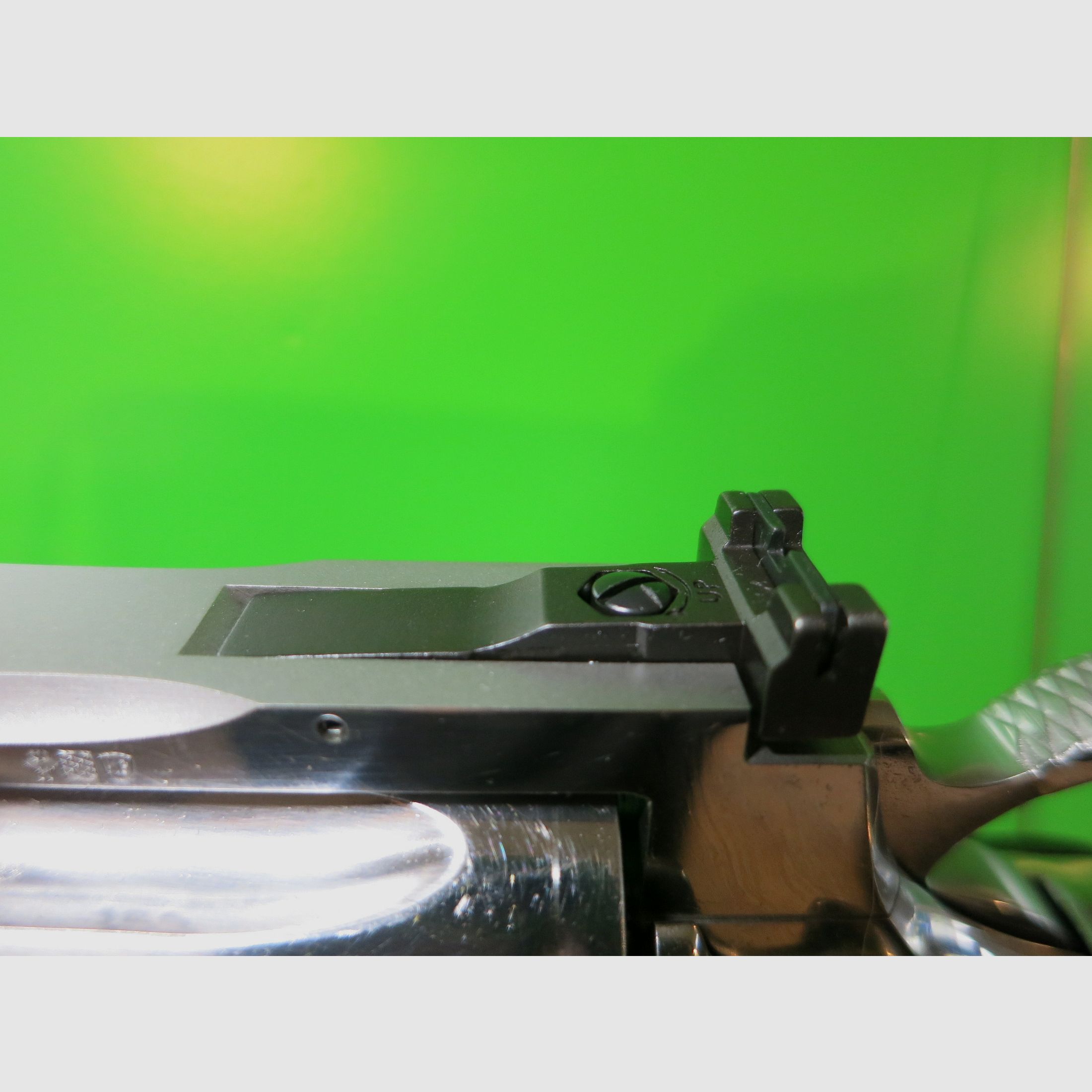 Revolver COLT PYTHON, Acier inoxydable (polie miroir), .357 Magnum, canon de 4", poignée de sport en caoutchouc #25-