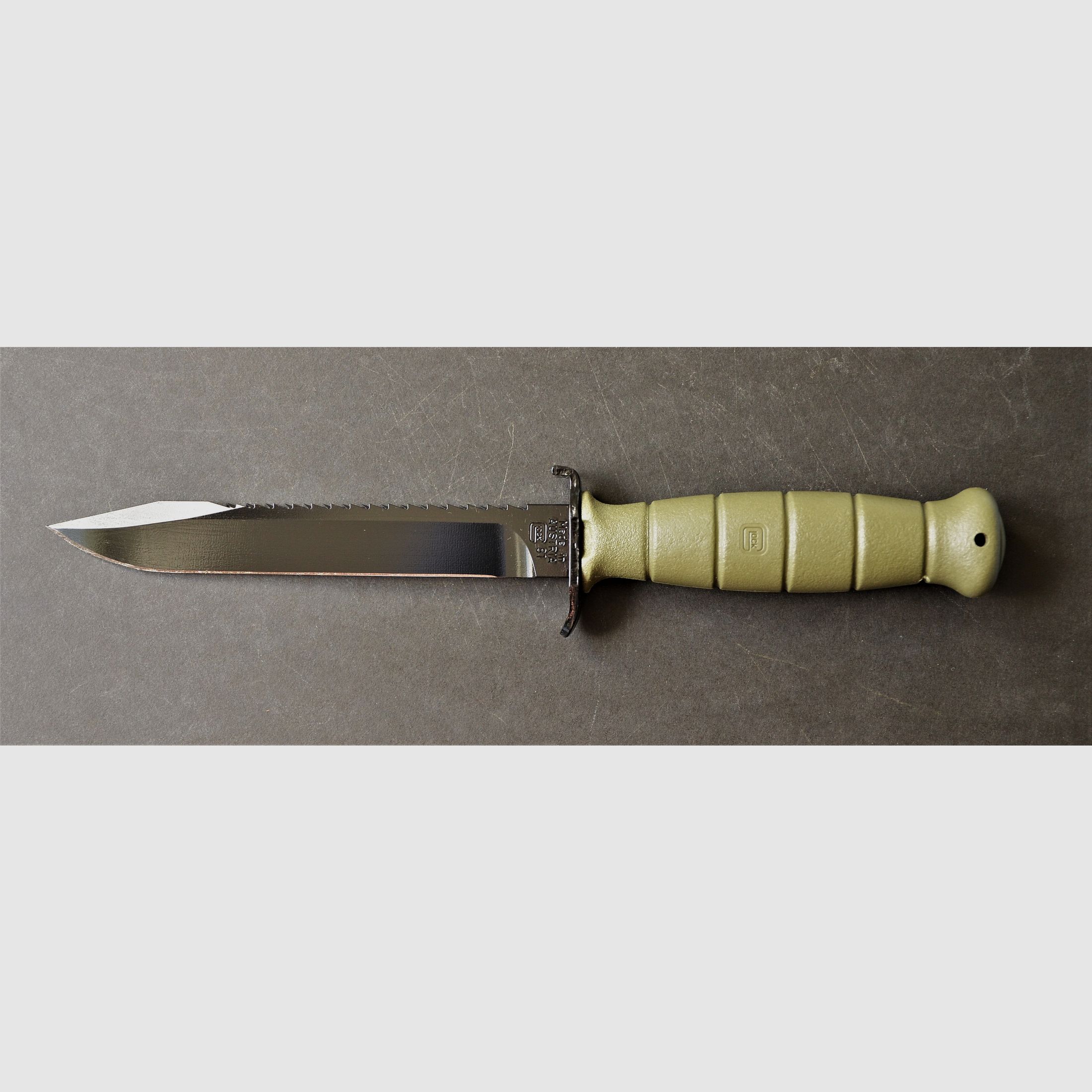 Glock Feldmesser FM 81 oliv – Militärisches Mehrzweckmesser