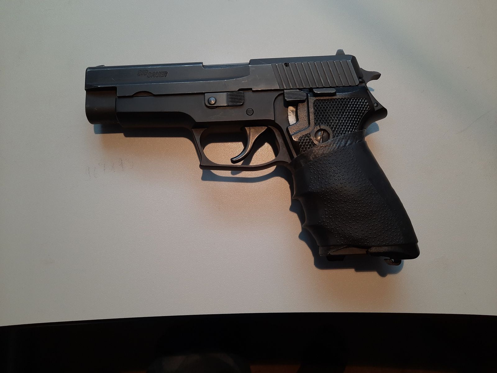 Pistola P 220 SIG Sauer & Sohn Cal. .45 ACP