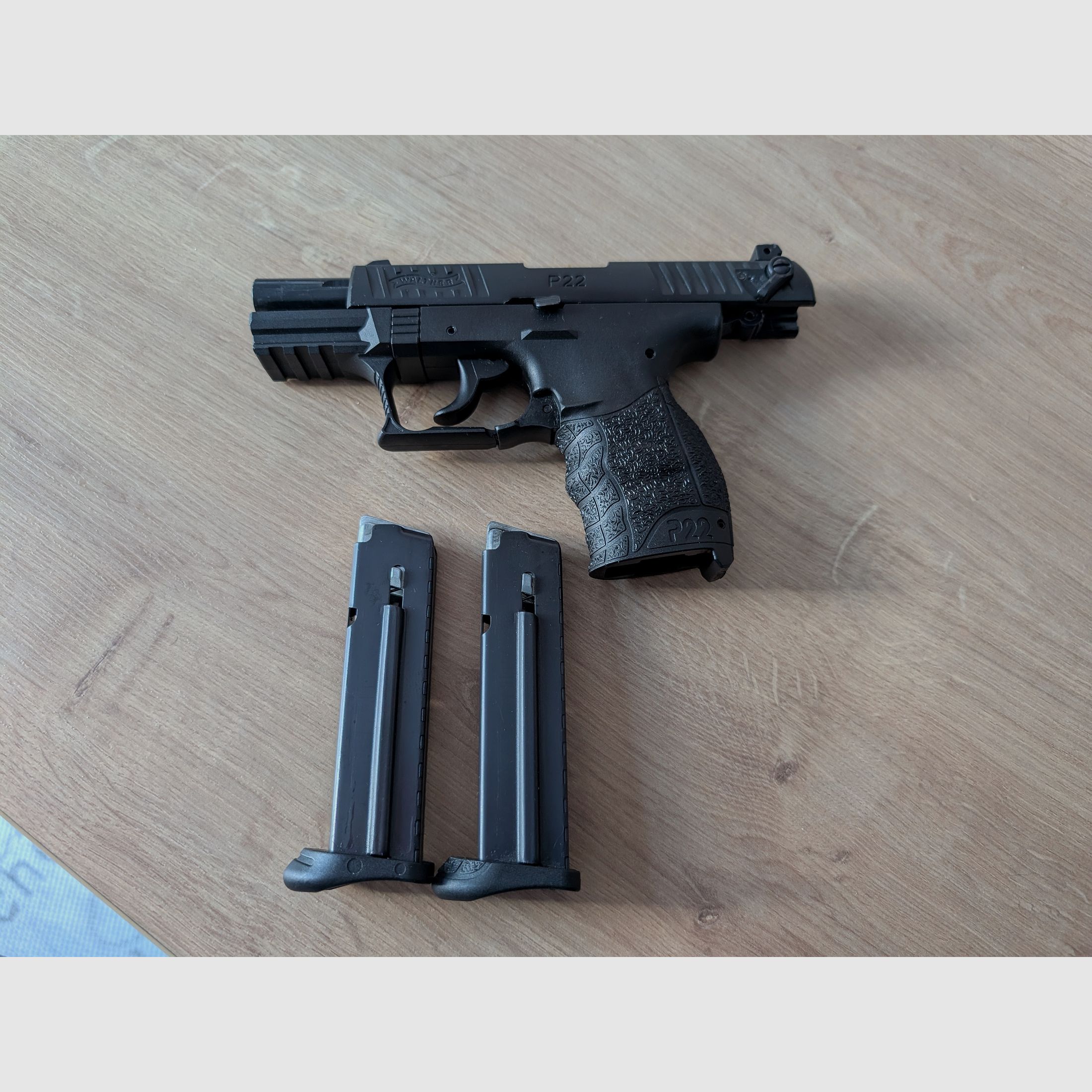 Walther P22 Q Schreckschuss PAK  inkl. Ersatzmagazin / Holster black