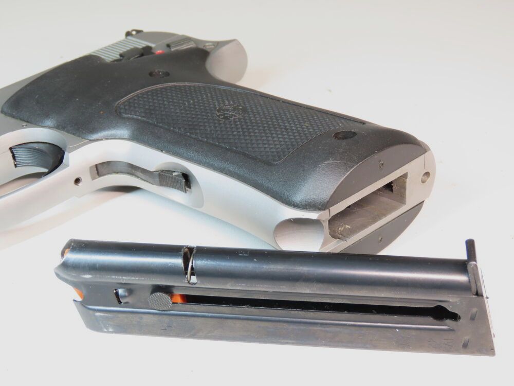 Smith & Wesson 2206