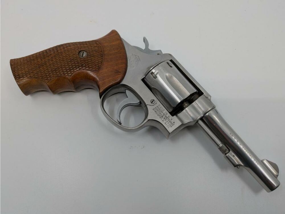 S&W 64
