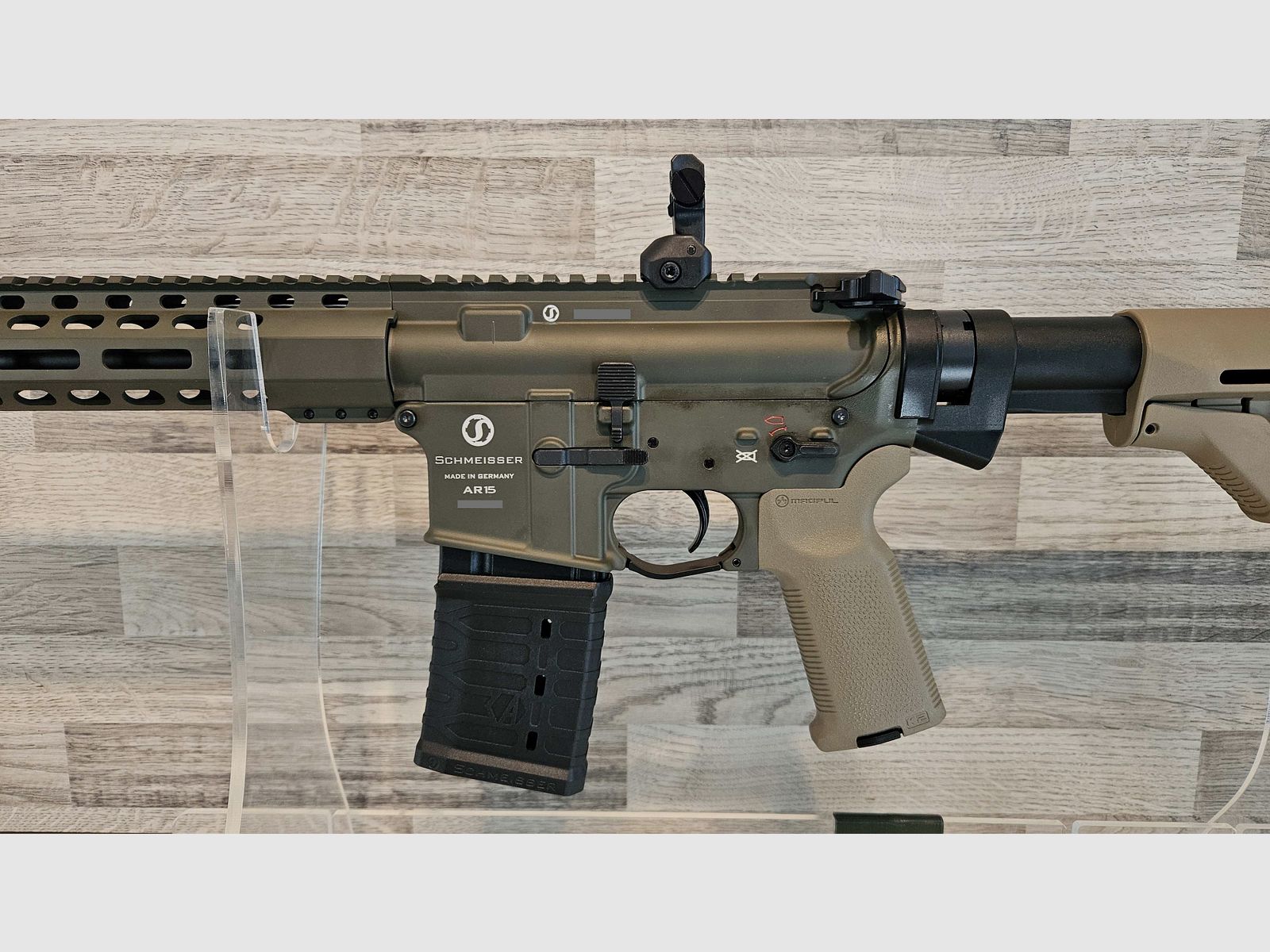 Neuware vom Fachhandel - Schmeisser AR15 M5FL Sondermodell MAGPUL 16,75" OD Green FDE Kal. .223Rem