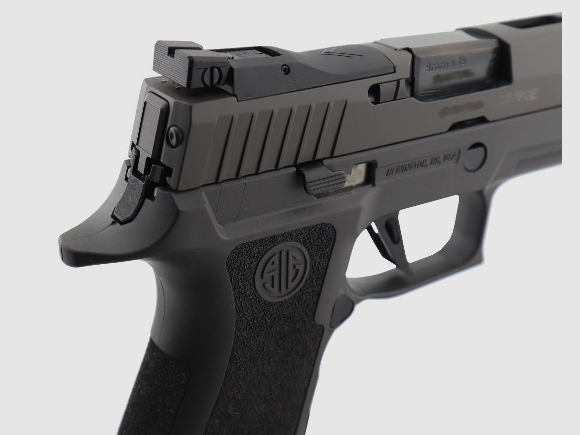 Sig Sauer P320 X-Five Legion, image 10 sur 11