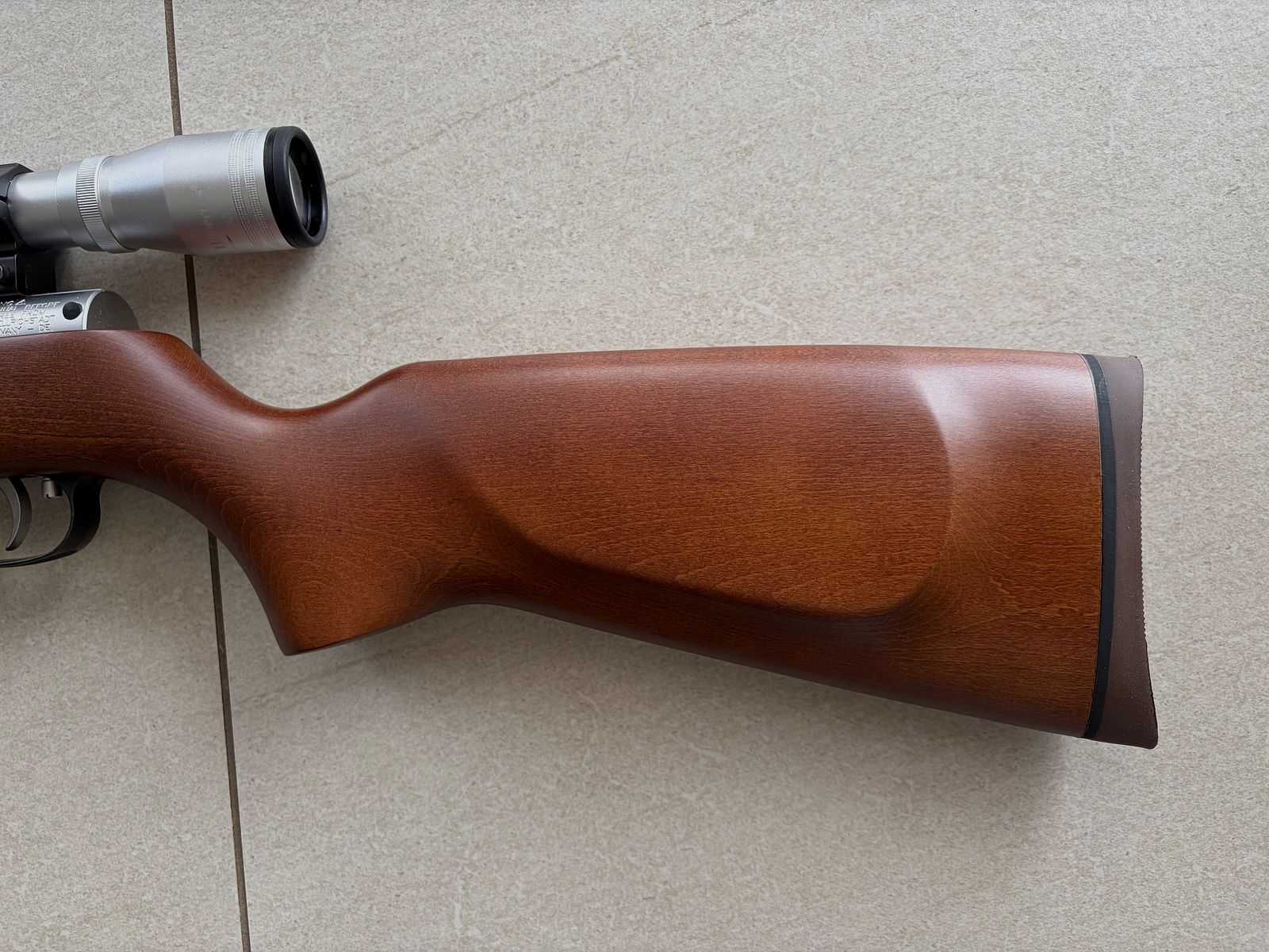 Weihrauch HW35 K Cal. 4,5 mm (.177) con scope y Weihrauch suppressor – Like new