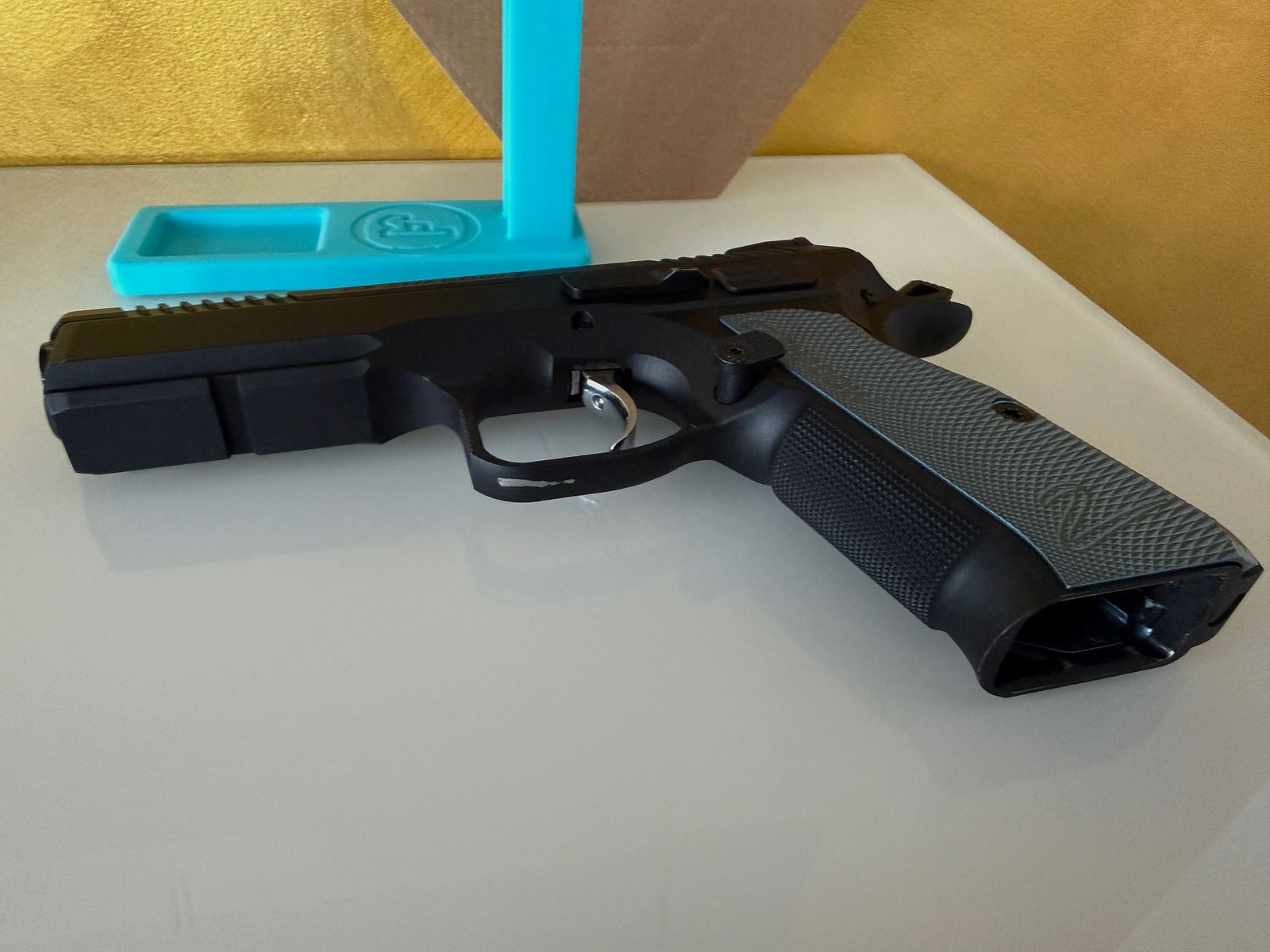CZ Shadow 2 ASG i cele (Softair; AIPSC)