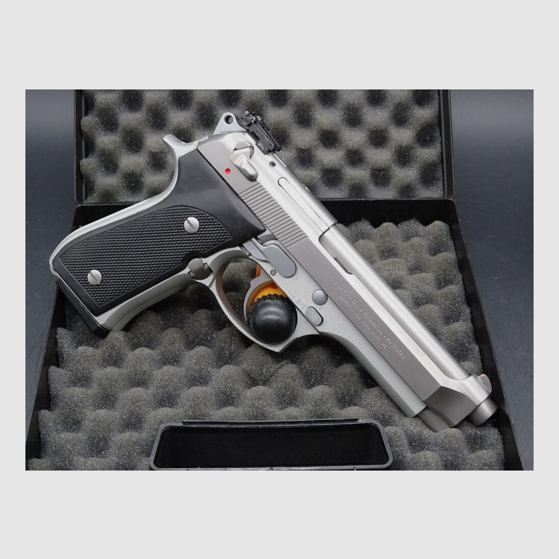 Beretta 92 FS Inox Kaliber 9mm Luger mit LPA Visierung 92 FS Inox