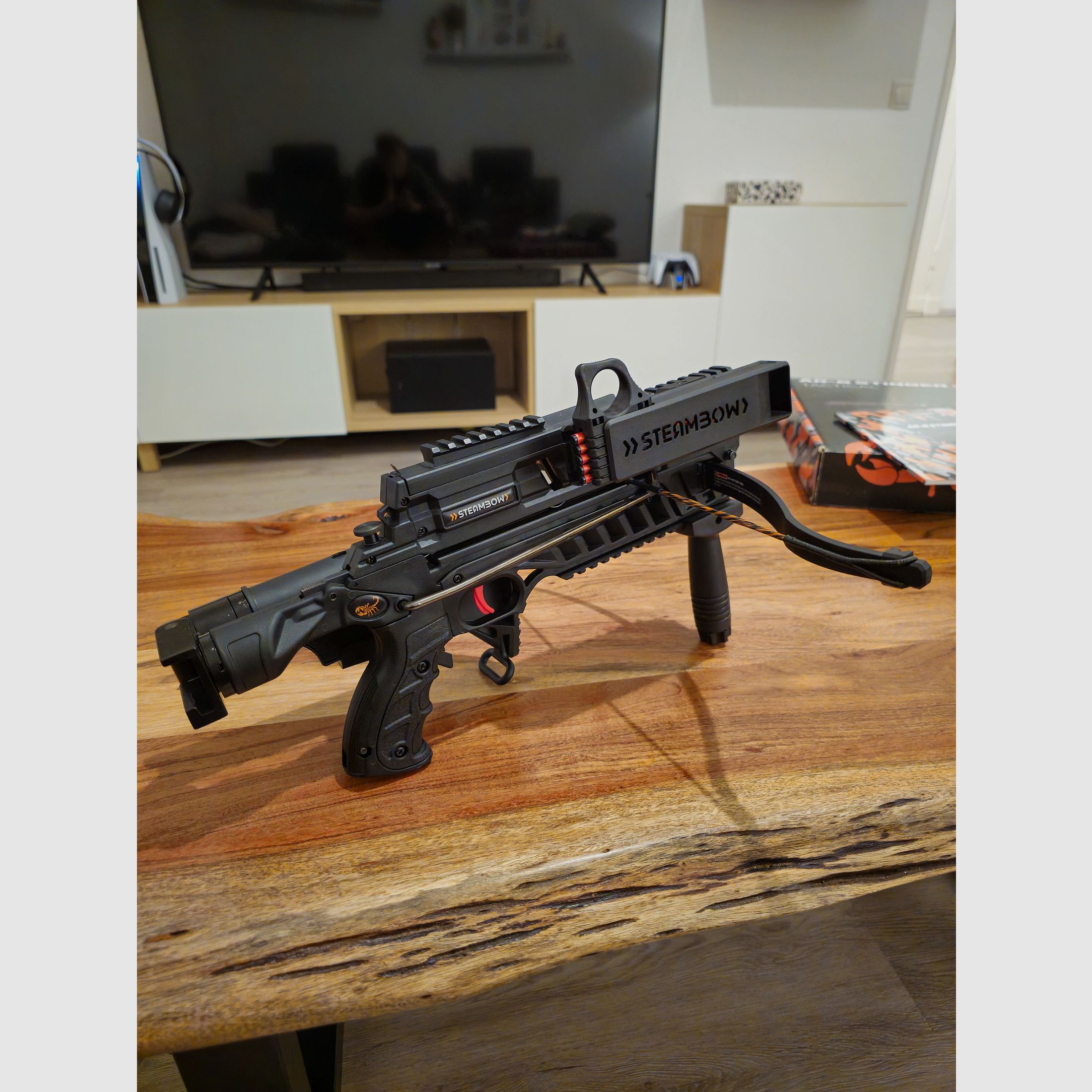 Steambow Stinger II Tactical AR-6 mit Zubehör