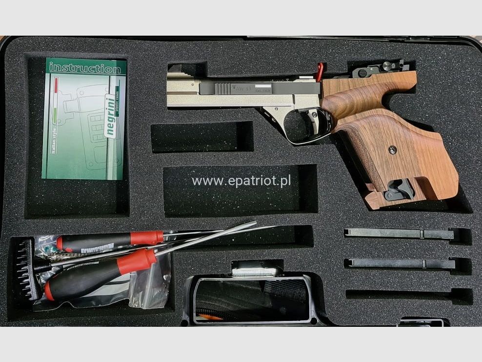 Pistolet FWB AW 93 kal. 22LR