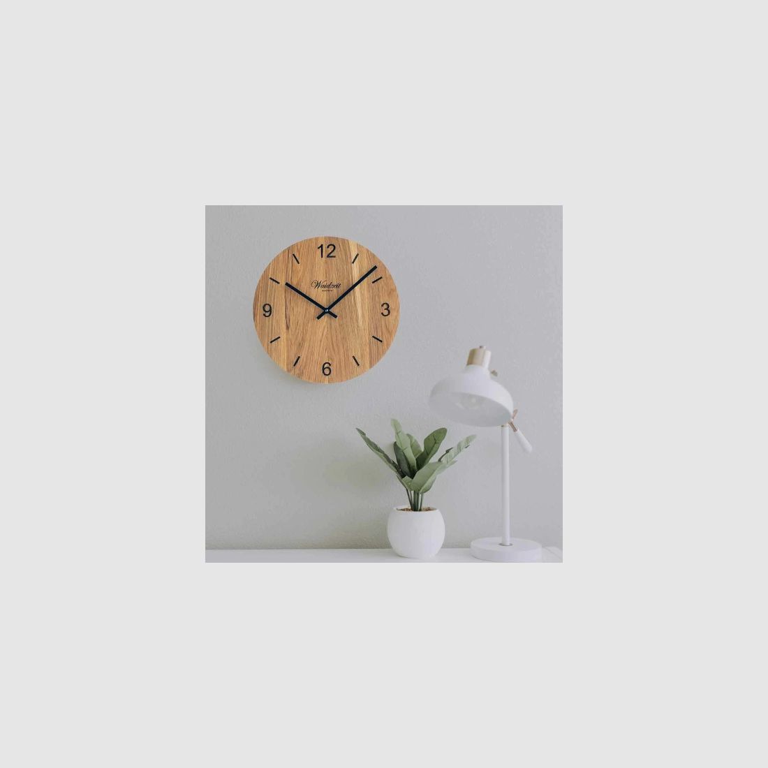 Wanduhr Tempus aus Eichenholz