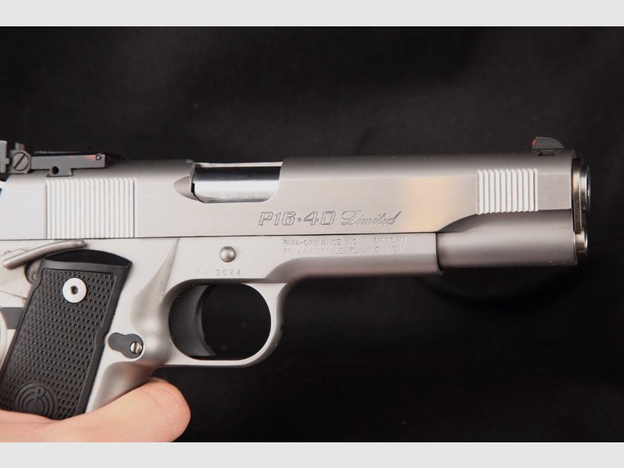 Para Ordnance, Modelo P16-40 Limitado de Canadá, Acero Inoxidable 5" Semiautomático de Doble Capacidad (1911) Pistola y Estuche .40 S&W