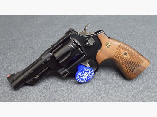 Smith & Wesson Modell 29 Classic, 4", Kal. 44 Magnum,Neu aus Geschäftsauflösung