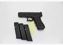 Pistolet Glock 17 avec 4 chargeurs 9mm Luger