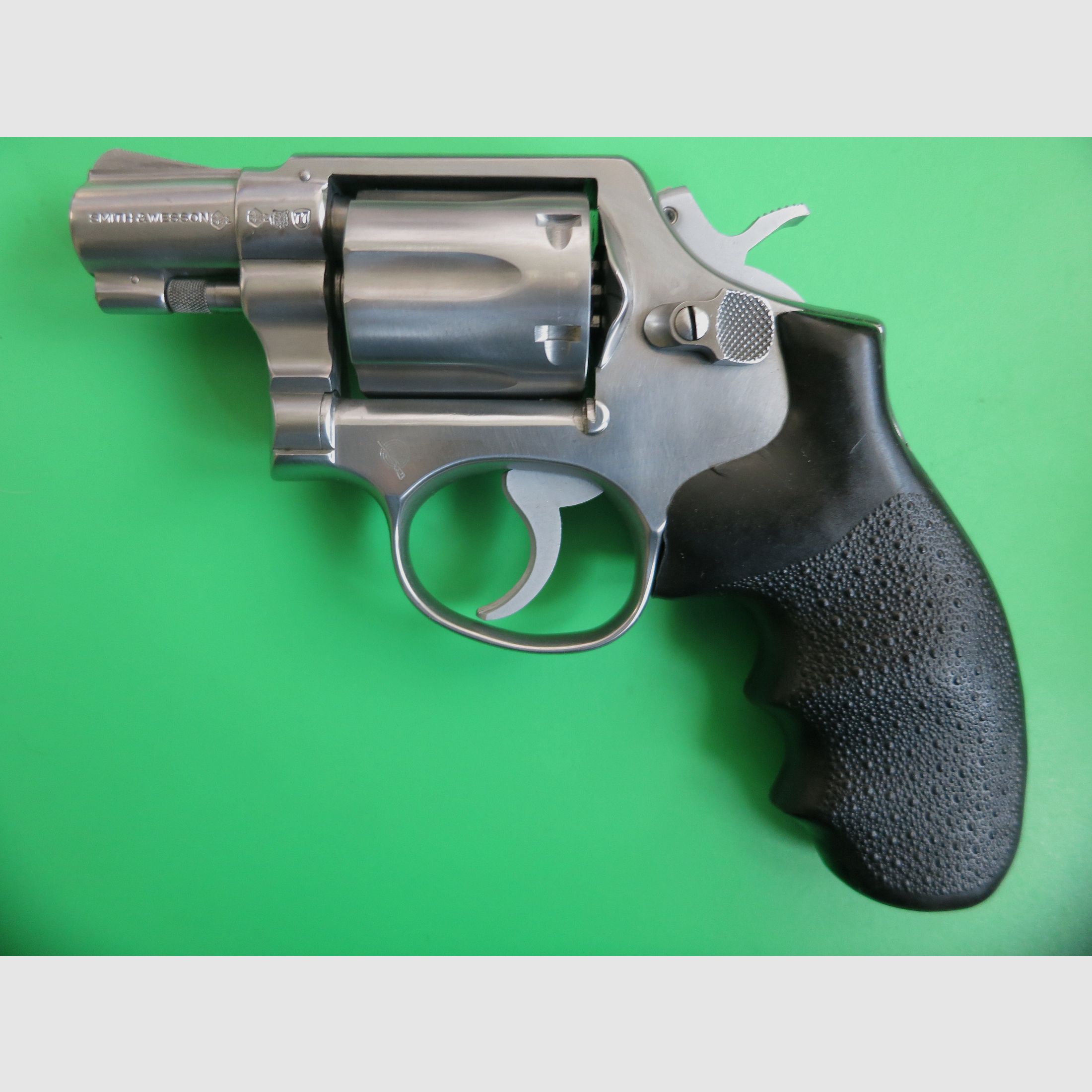 Smith&Wesson Mod. 64, .38 Special, 2" barrel, stainless, HOGUE-Monogrip, Fangschuß   #91
