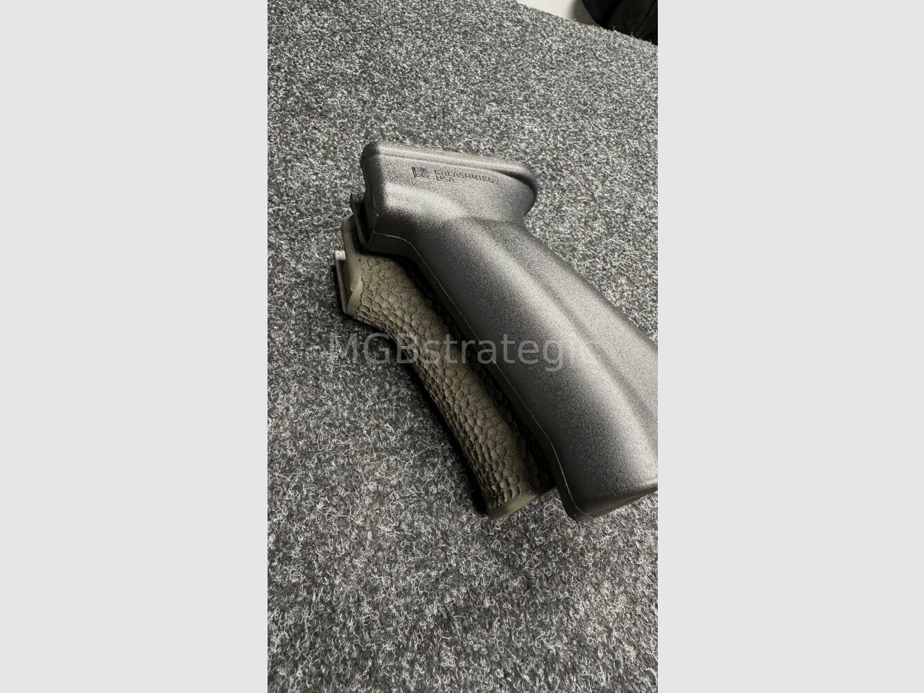 Pistolengriff für AK47 AKM AK74 AK100 Serie Saiga Arsenal KUSA WBP Cugir KUSA Branded Pistol grip which fits most AK / AKM / Saiga platforms