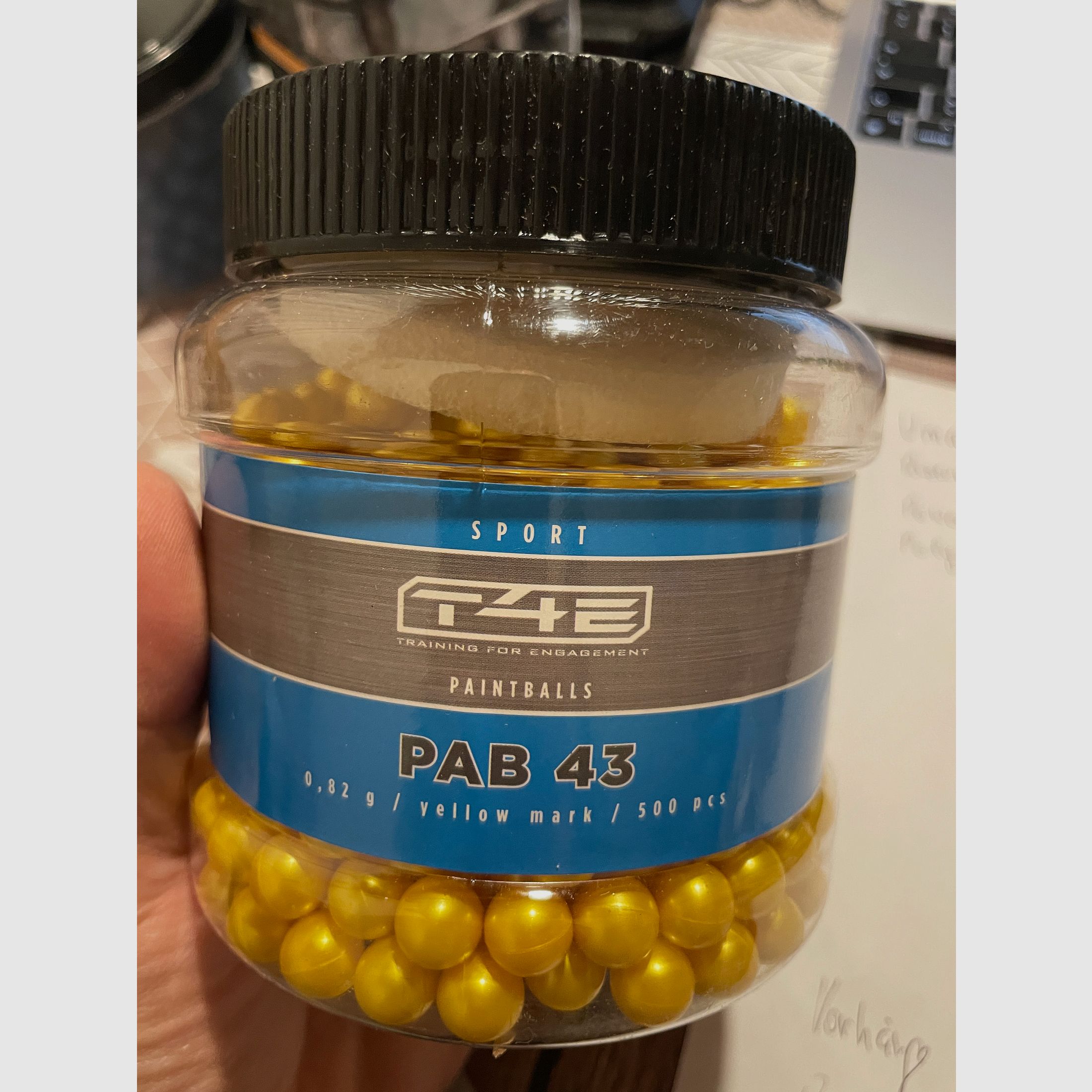 Umarex Glock 17 Gen 5 T4E Cal. .43 con 5 julios y un amplio equipamiento y cargador de repuesto