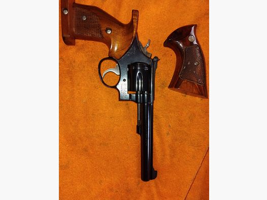 Revolver Smith & Wessen Modell 17 6" mit Sportgriffstück