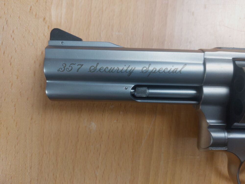 Smith & Wesson, USA 686- Security Special