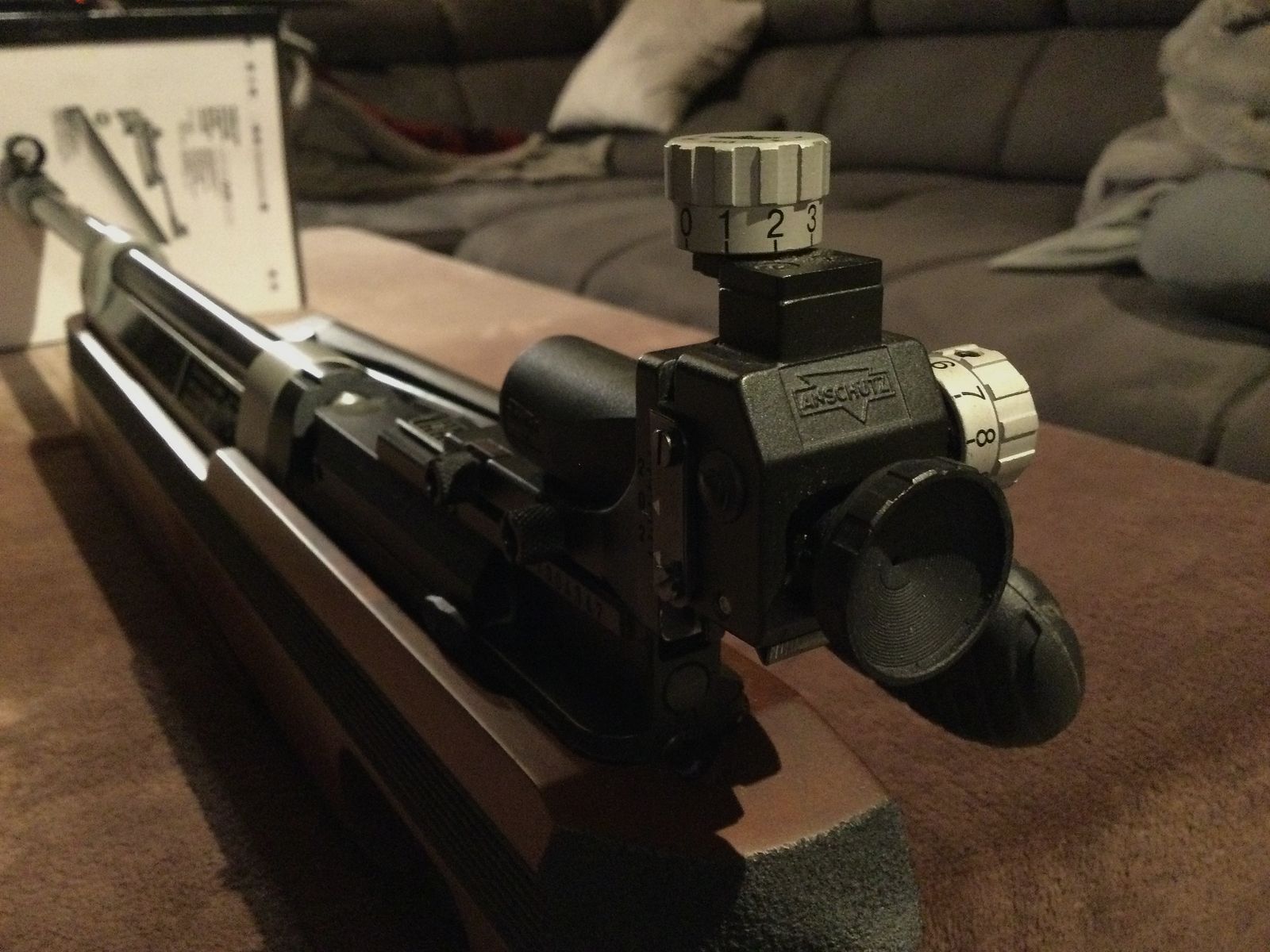 Anschütz Super Air 2002; Match-Luftgewehr Auflage rechts; Nussbaumschaft; Top Zustand