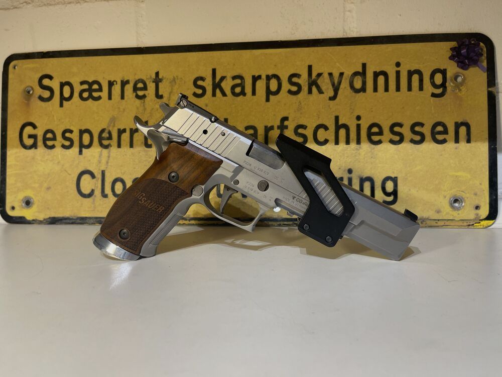 SIG Sauer P226 X-Six II Classic