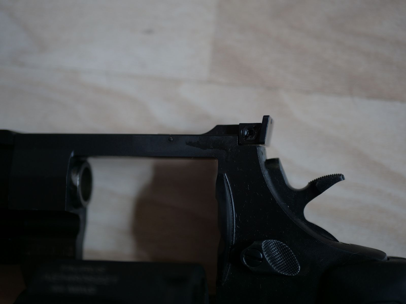 Taurus Revolver Raging Hunter – 6 3/4" caliber .44 Mag.