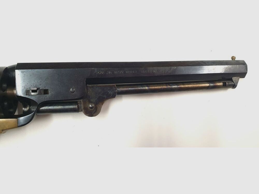 Revólver de percusión desconocido modelo 1851 Navy