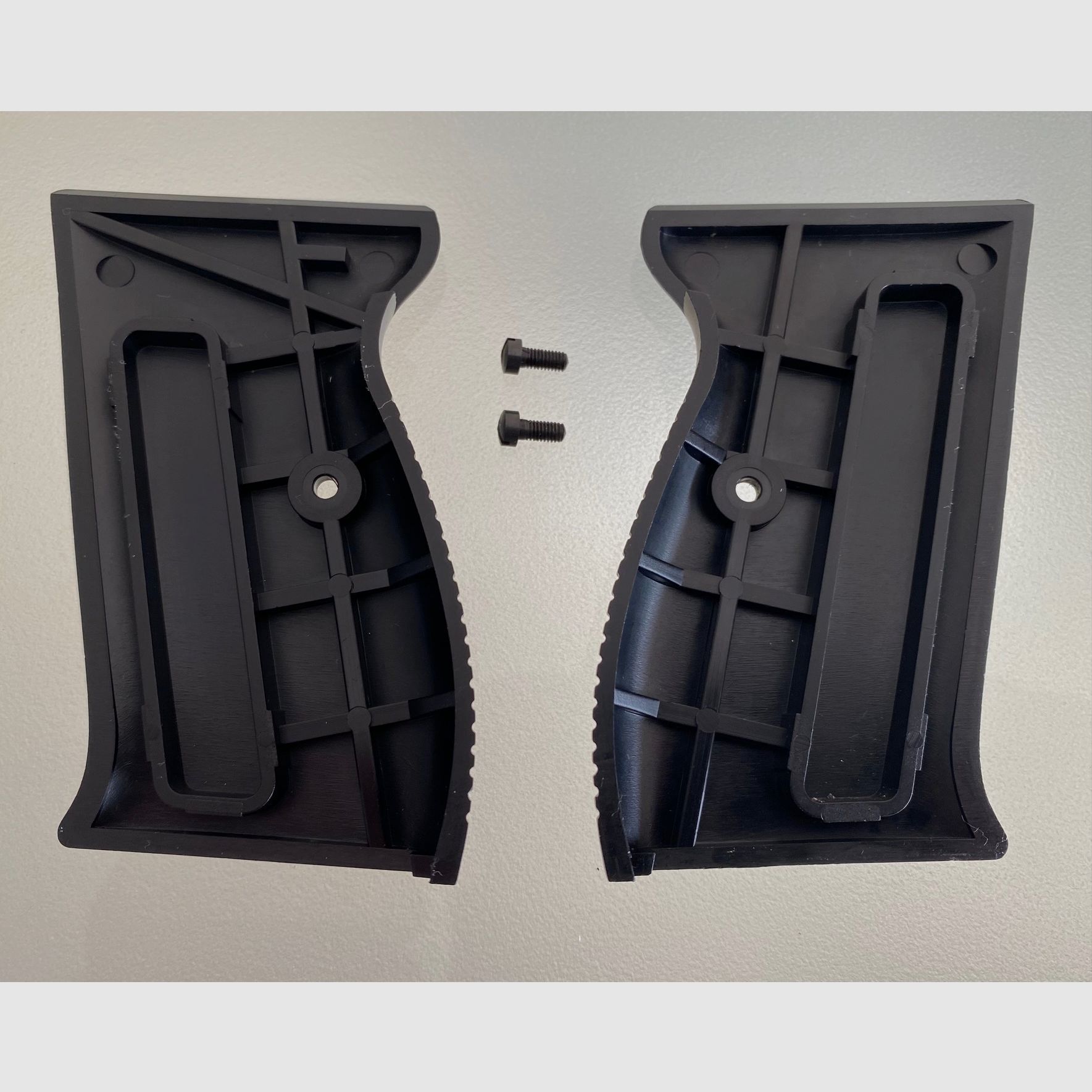 Erma EGP 88 original plastic grip panels and the original screws