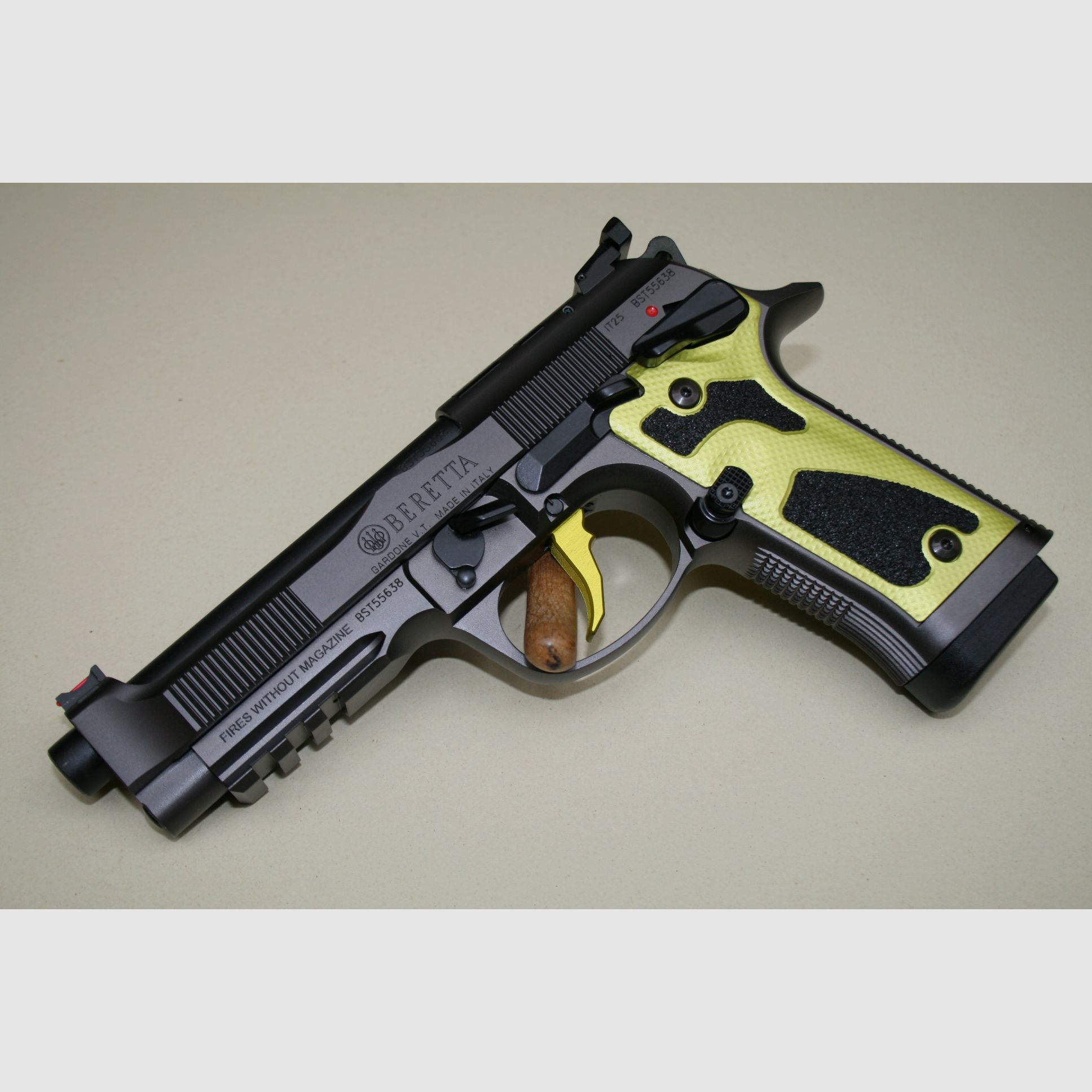 Pistolet Beretta 92 X Performance Optic Ready cal 9×19 Special Make Jaune, image 2 sur 8