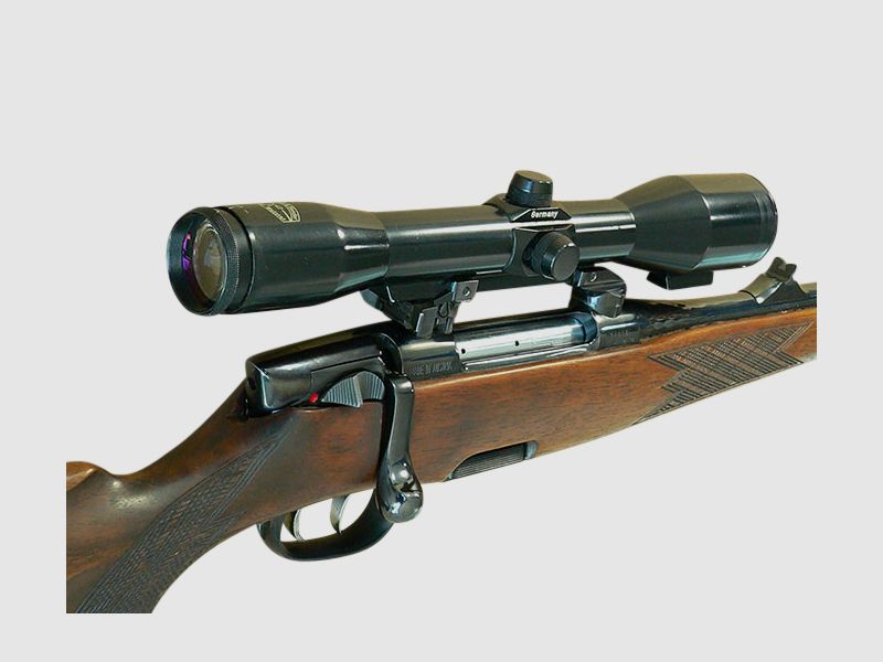 Carabina repetidora Steyr-Mannlicher, cal. 7x64 con visor