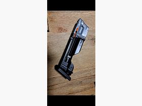 Glock 17 CO2 magazine 43.