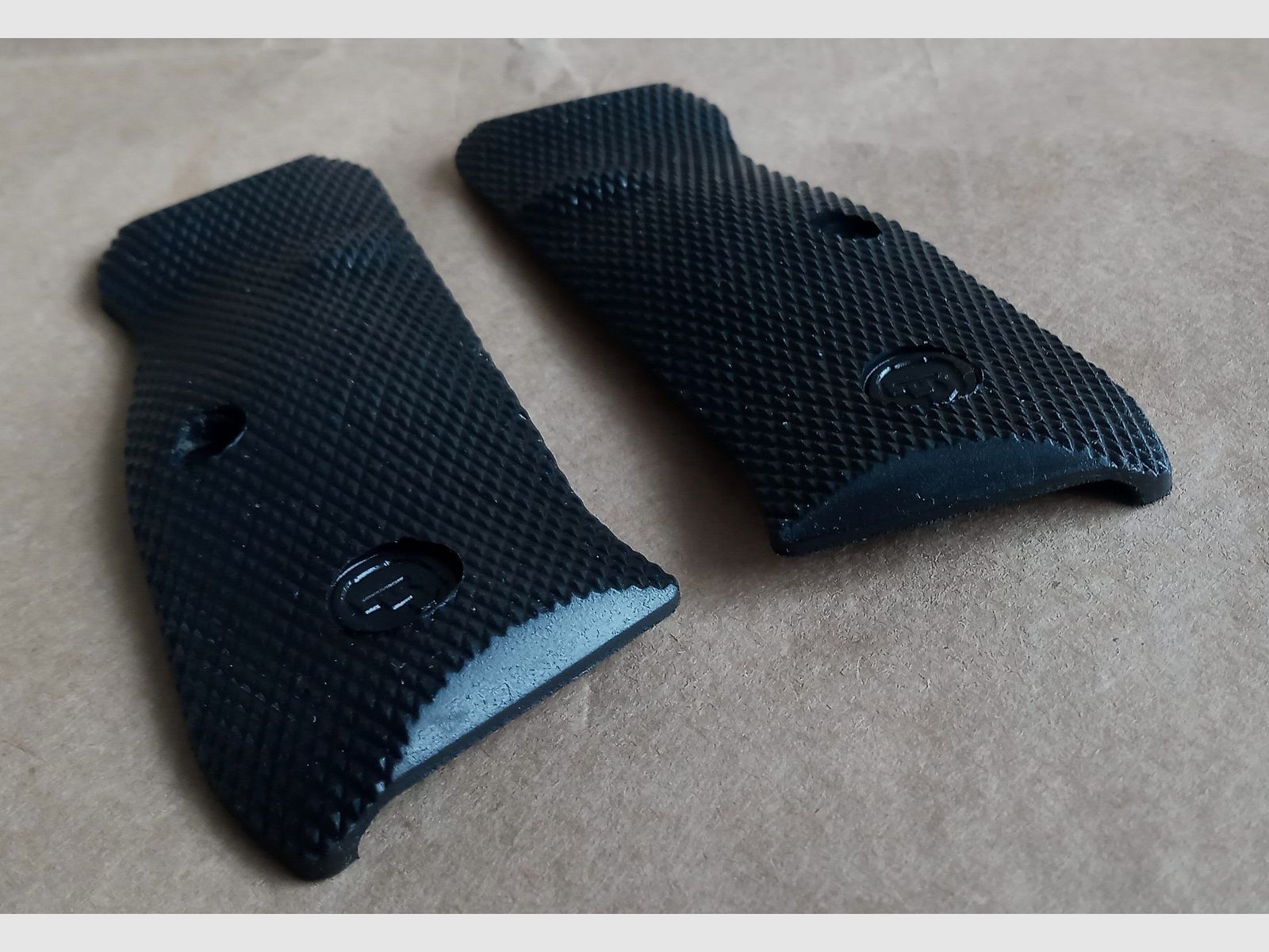 CZ grip panels CZ 75 SP-01 Shadow Shadow 2 RUBBER new ^^^^^^^^^^
