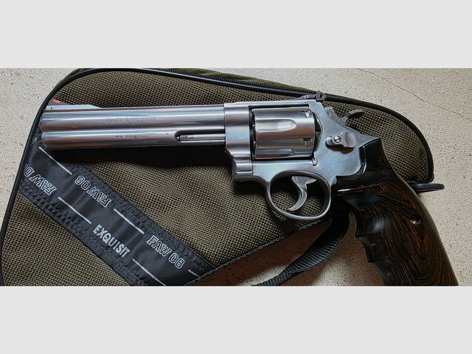 Smith & Wesson 629 Classic DX