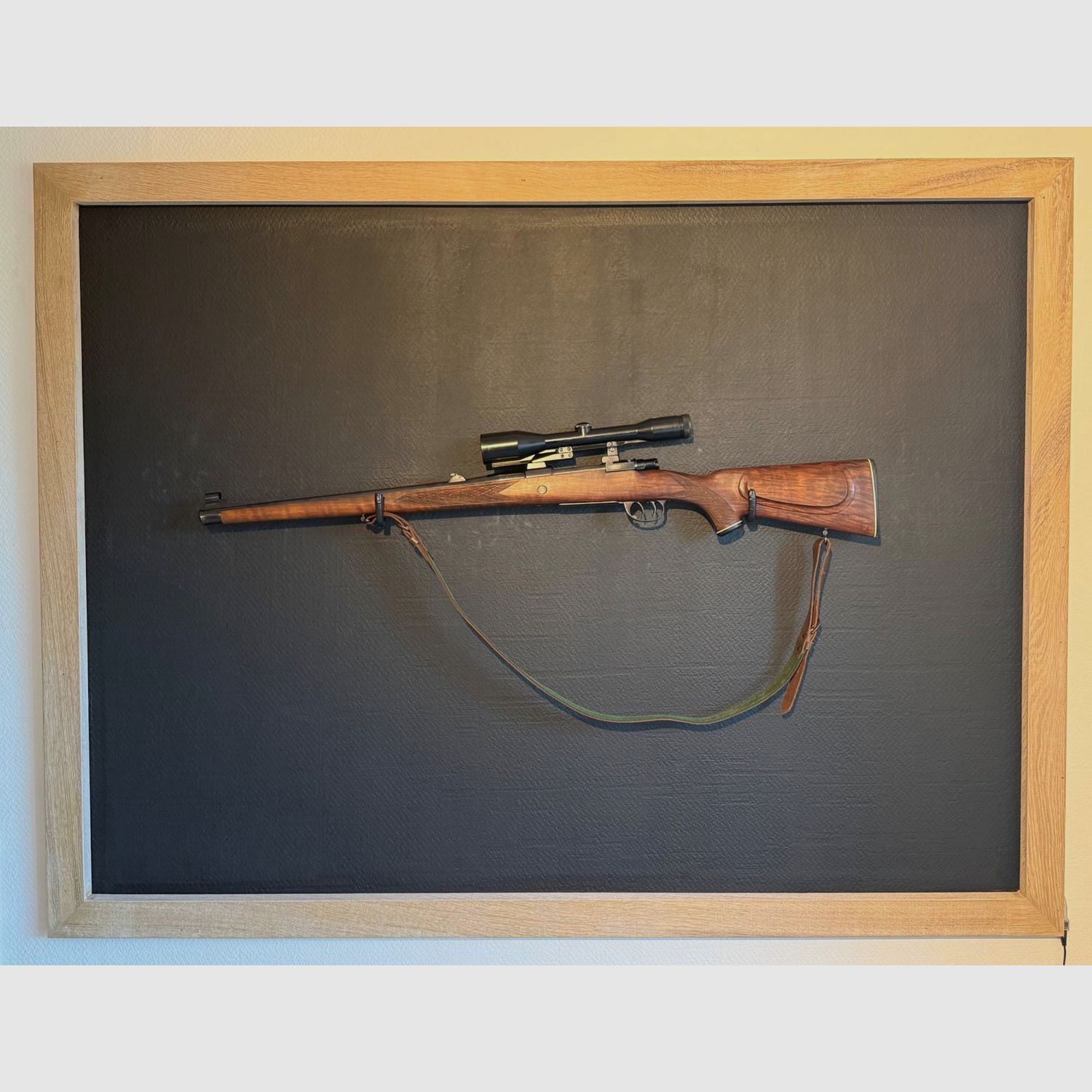 Zastava kaliber 7x64 met Zeiss richtkijker op zwengelmontage