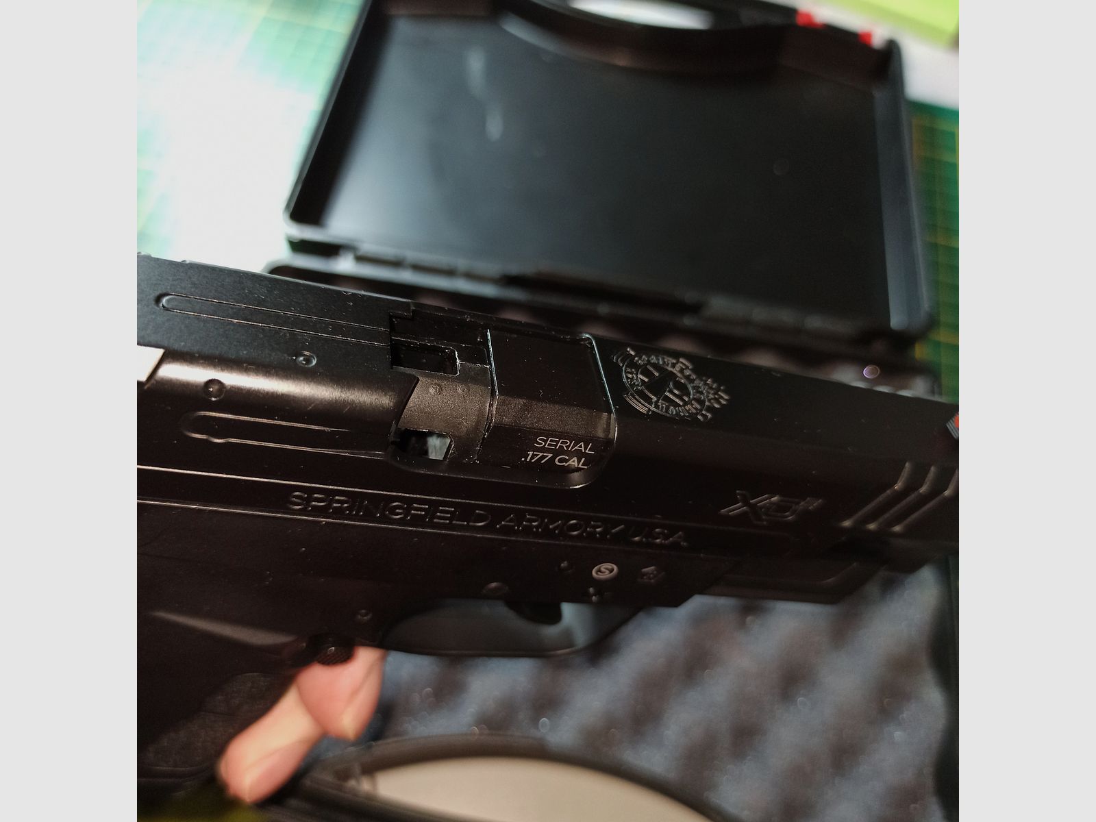 Springfield Amory XDe .177 Kal. Stahl-BB's 4,5mm CO2-Antrieb