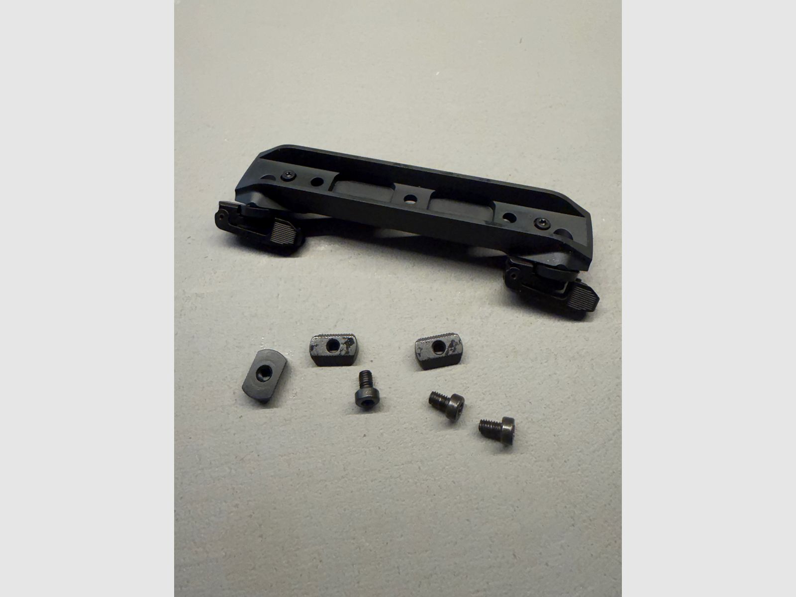 Sauer Universal Montage (SUM) 404 - 303 Swarovski rail