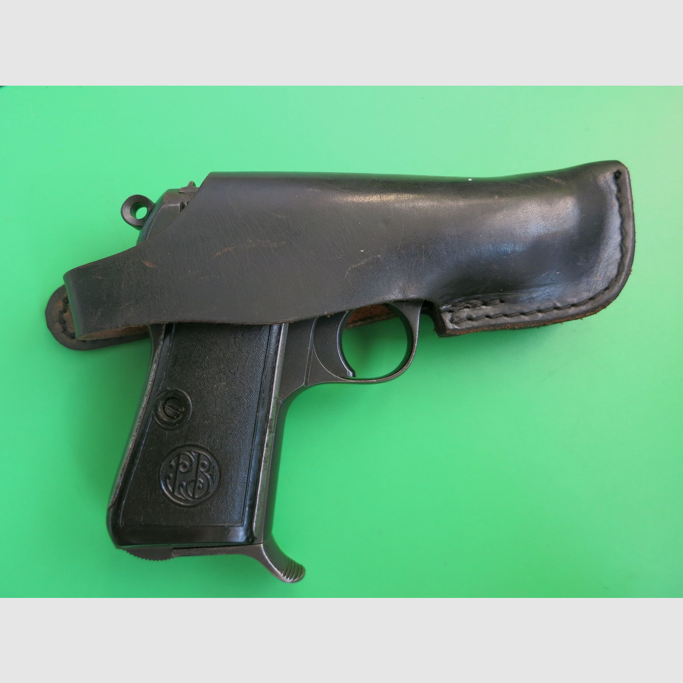 Gürtelholster für Taschenpistolen wie Beretta 1934, original Dienstholster?