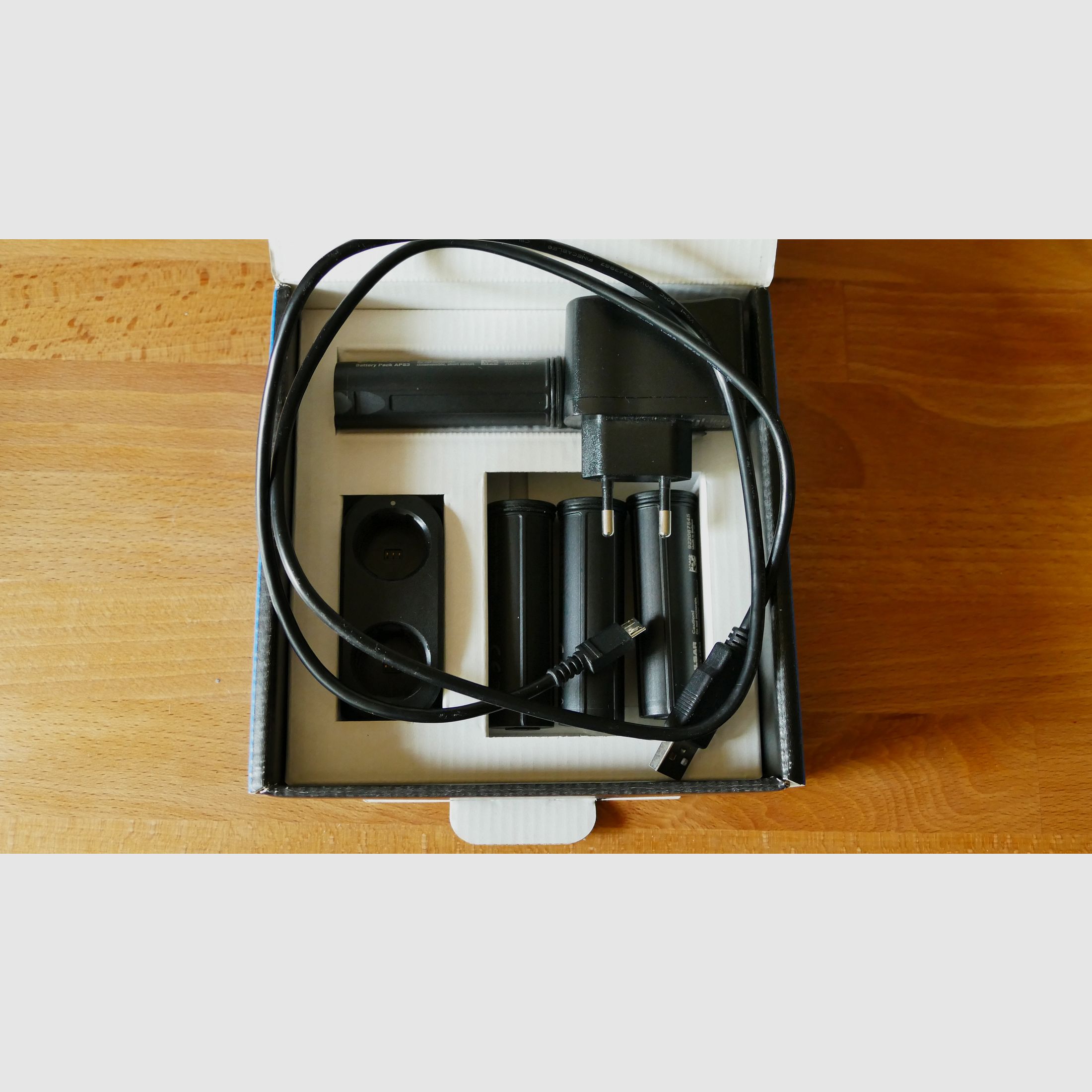 Wärmebildkamera PULSAR Axion Key XM30 mit 4 Akkus / Originalverpackung / Ladegerät / Tasche / ....