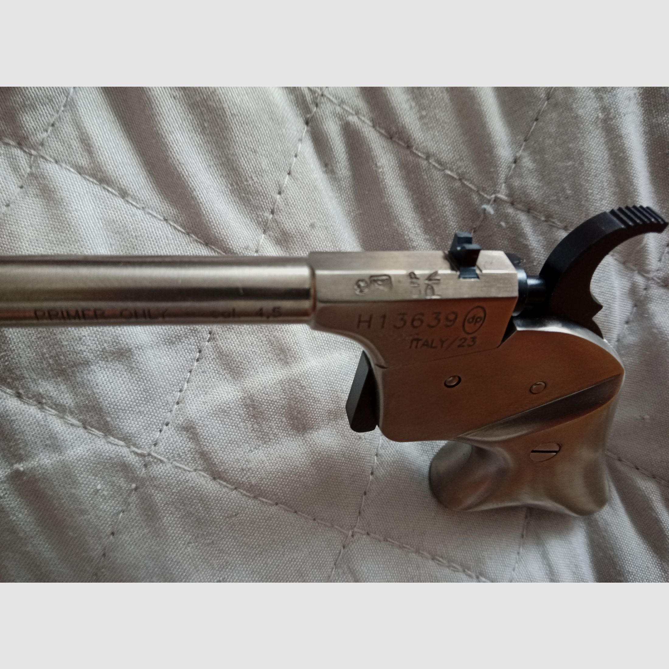 Pistolet à percussion Pedersoli Derringer Remington Rider à blanc calibre 4,5 mm avec boîte en bois (neuf encore)