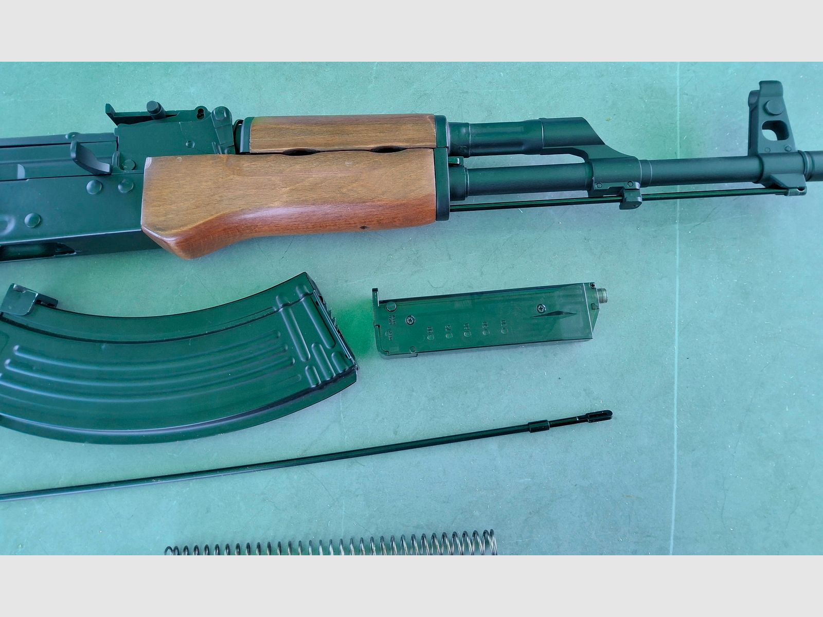 Full Metal Airsoft AKM – 1.6J Begadi tuning spring (real wood)