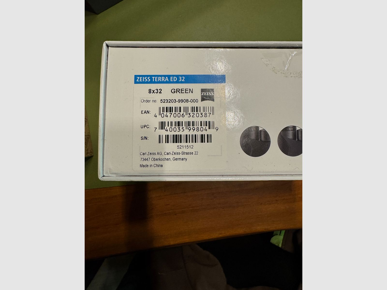 Zeiss Terra ED 8 x32 Neuware aus Geschäftsauflösung